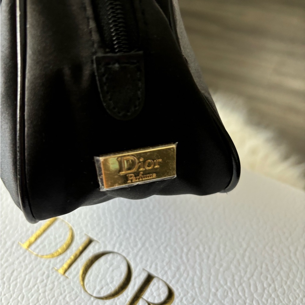 Dior make up bag brand new with Dior box!🔥🔥🔥🔥 - Picture 6 of 8